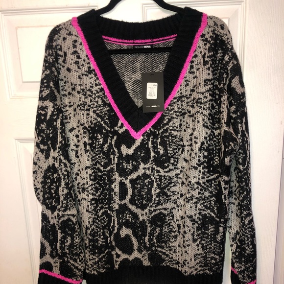 Snake Print Sweater - Picture 3 of 5